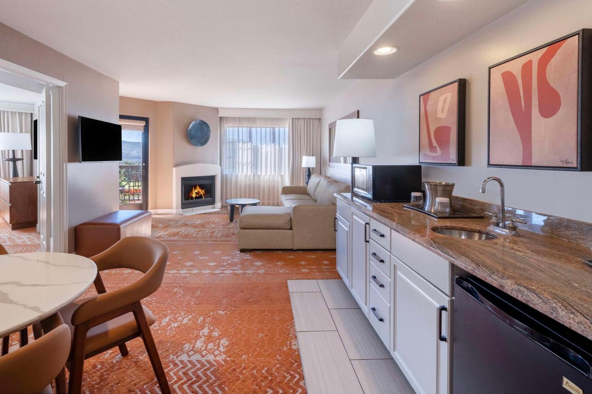Hilton Sedona Resort At Bell Rock Экстерьер фото