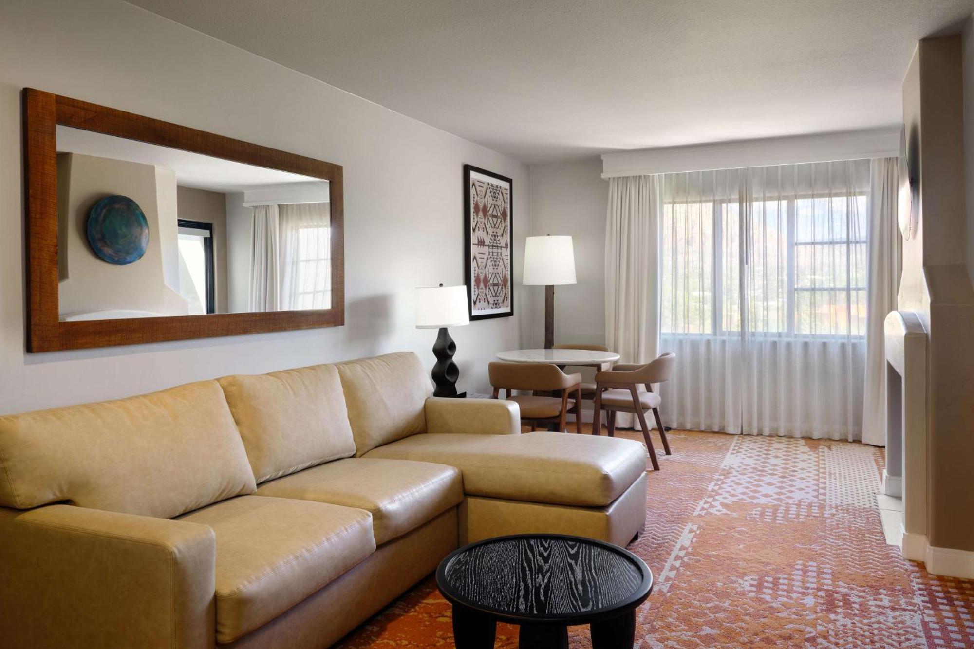 Hilton Sedona Resort At Bell Rock Экстерьер фото